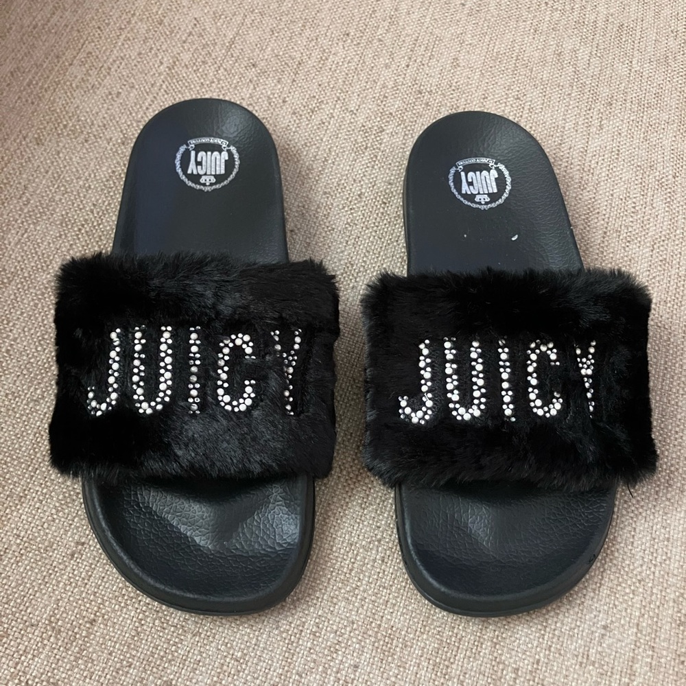 Juicy couture black fur sandals with rhinestones